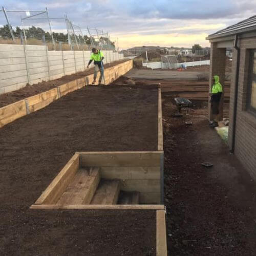 timber retaining wall with timber steps - Kruzer Earthmoving Bacchus Marsh