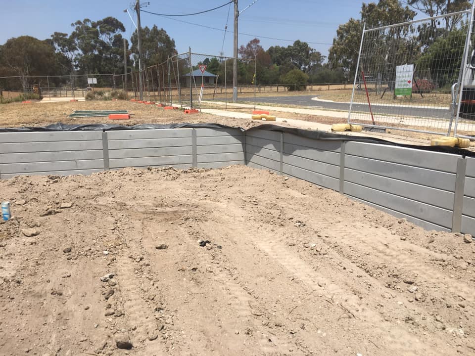 Concrete Retaining Wall Builders - Kruzer Earthmoving